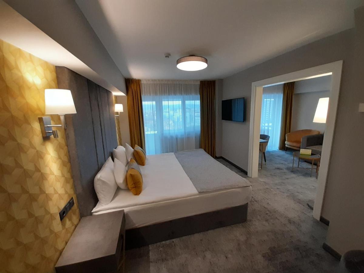 Hotel Univers Cluj-Napoca Extérieur photo