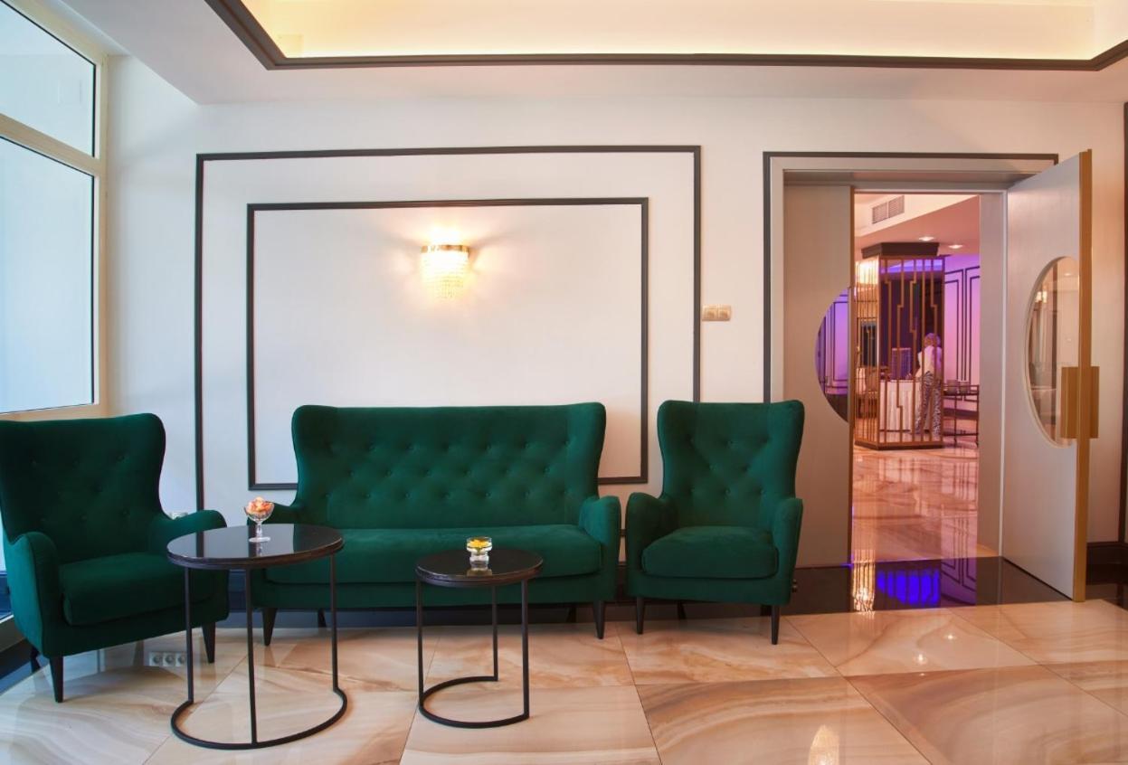 Hotel Univers Cluj-Napoca Extérieur photo