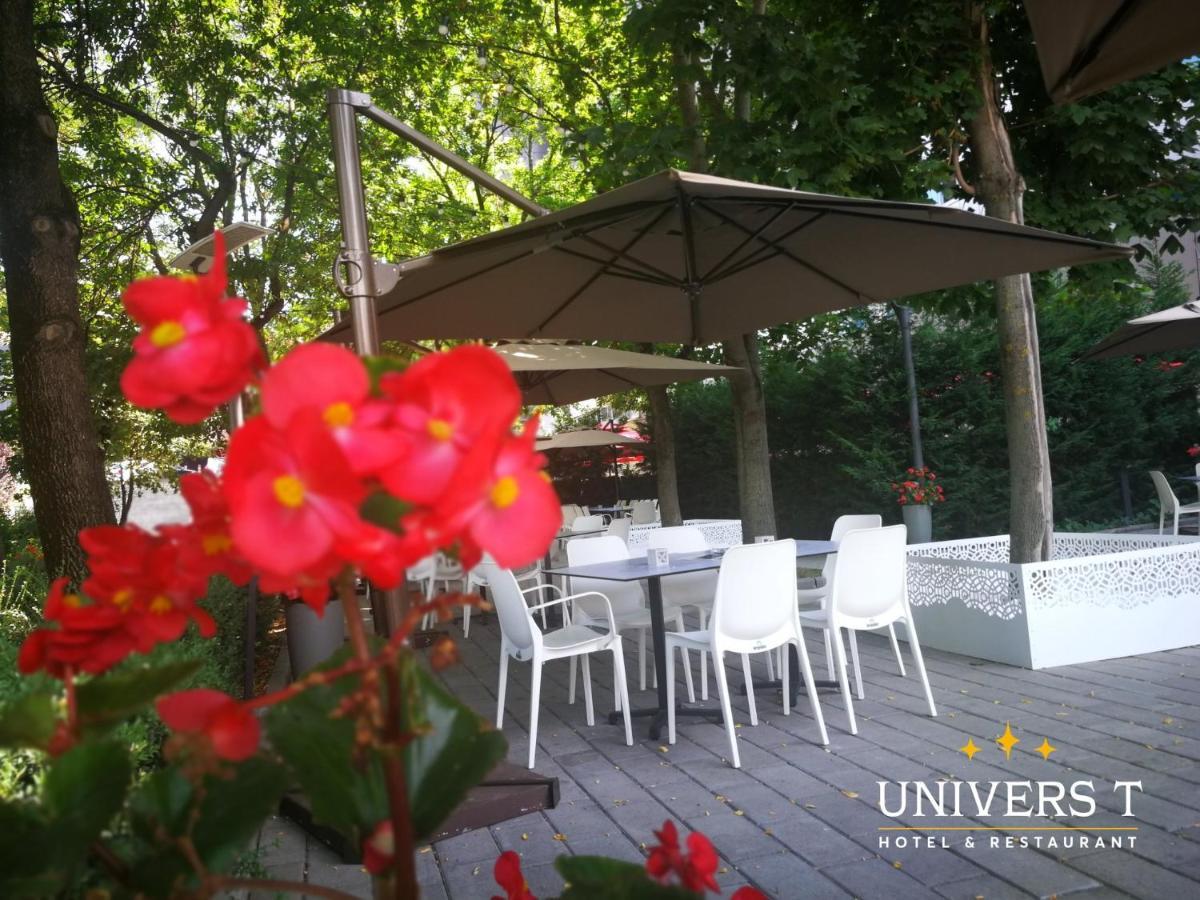 Hotel Univers Cluj-Napoca Extérieur photo