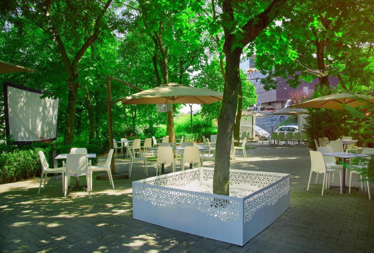 Hotel Univers Cluj-Napoca Extérieur photo